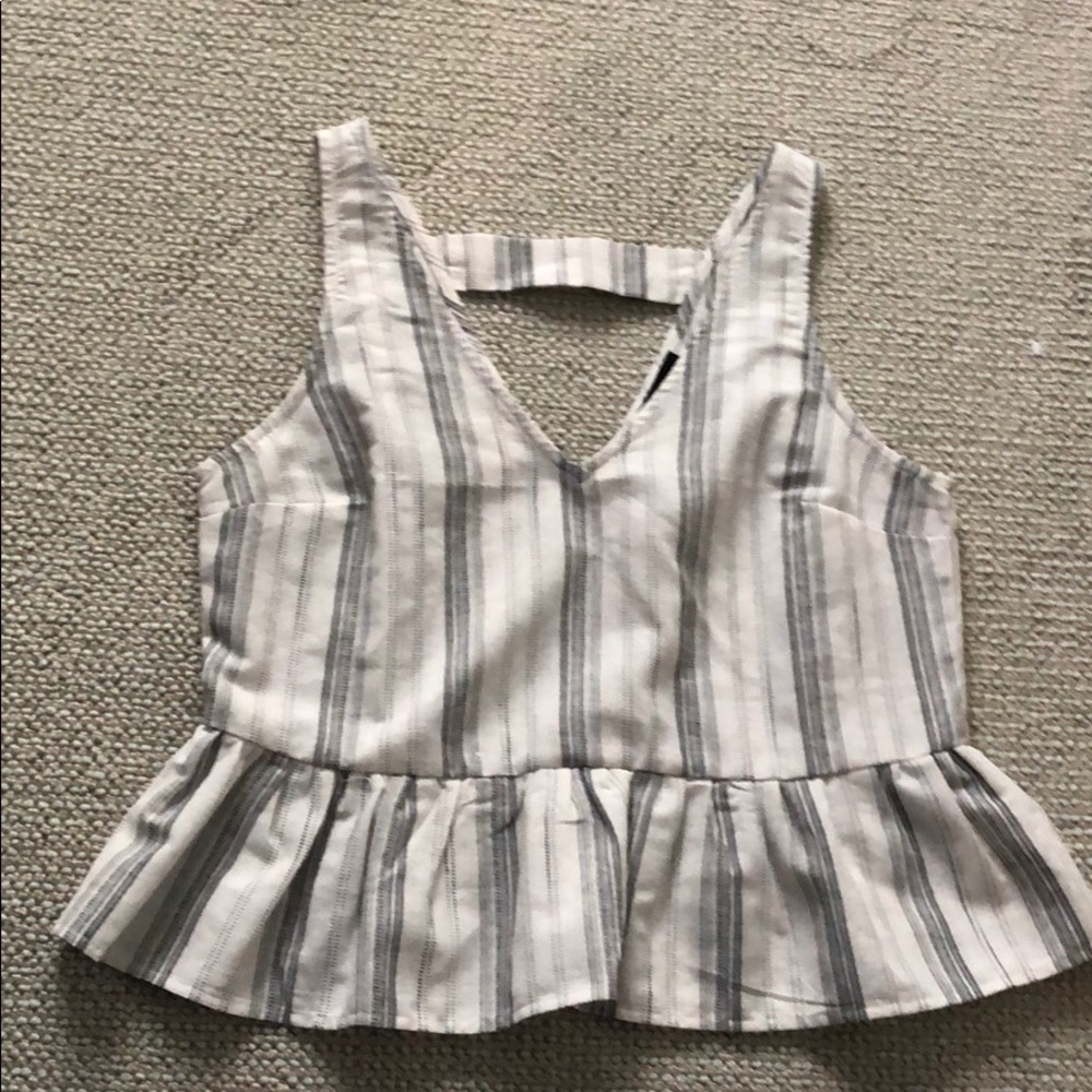 Super cute top!